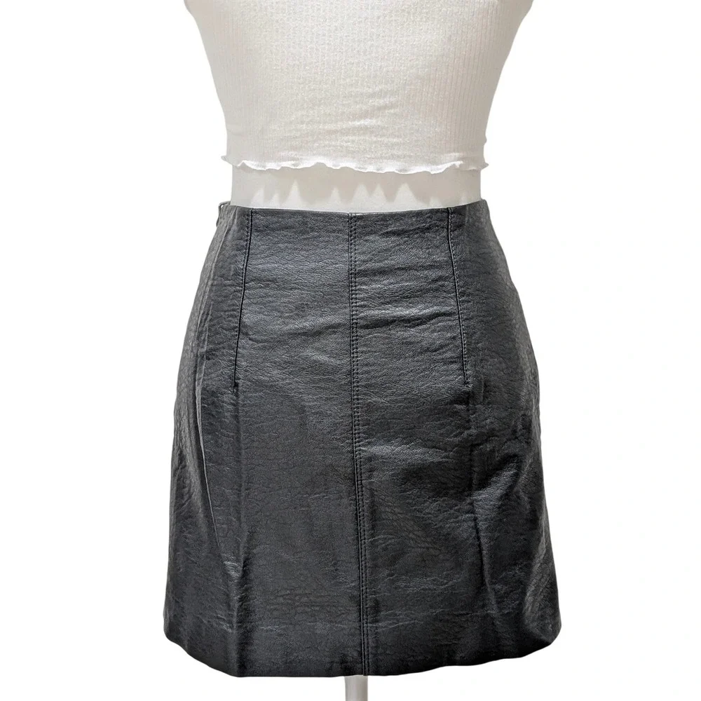 Black Quilted Texture Faux Leather Moto Mini‎ Skirt Zipper Buckle Detail Size 4